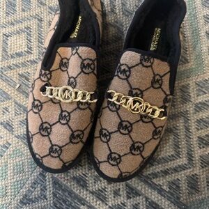 Michael Kors Beige and Black Loafers with Gold Chain